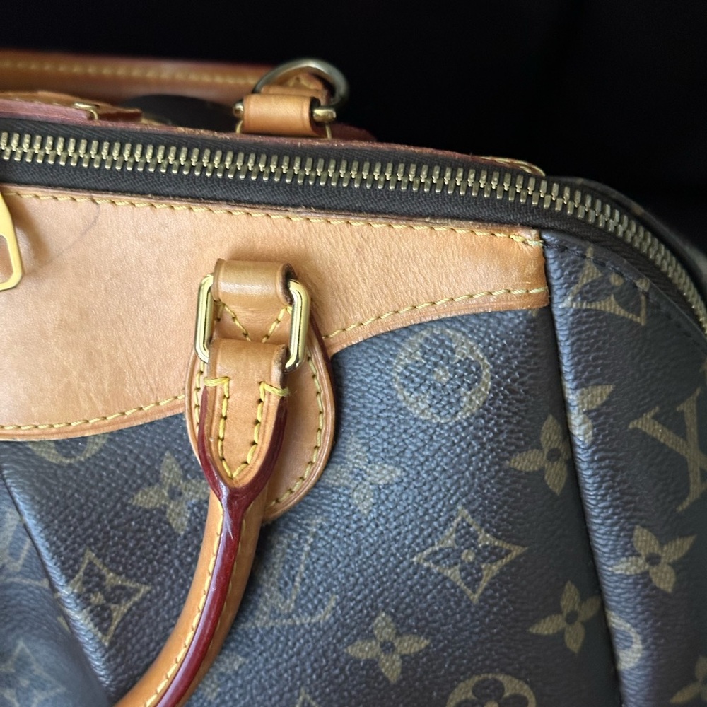 Authentic Louis Vuitton - Picture 9 of 12